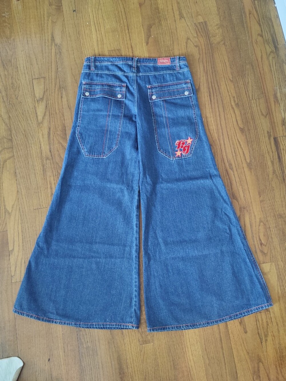 Kikgirl Vintage Wide-Leg Denim Jeans with Red Star Embroidery